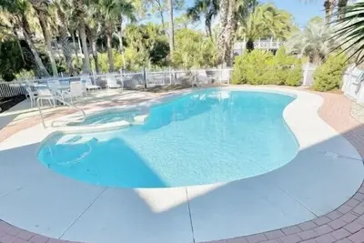 Image de Private pool, beach access, tennis and pickle ball court!