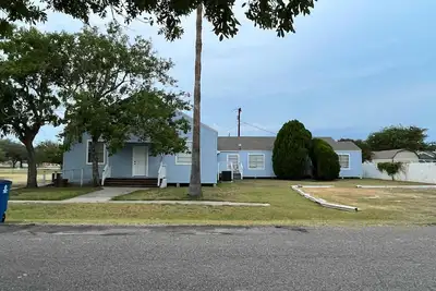 Image de Spacious Apartment Complex in Ingleside – Sleeps 19!