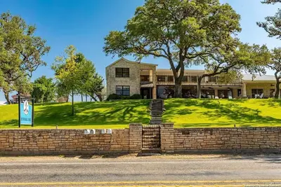 Image de The River Oaks Lodge Main House, 7 Bedrooms, 7. 5 Bathrooms!