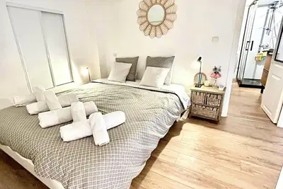 Image de Petit duplex cosy en centre ville proche promenade et plages