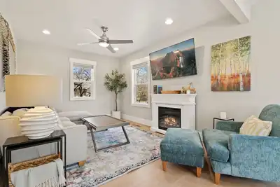 Image de Csu Hideaway – King Bd, Backyard Oasis, Ev Charger
