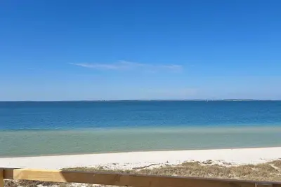 Image de Brand New Beachfront Build, Private Pool, Pet-Friendly, Windmark Beach!