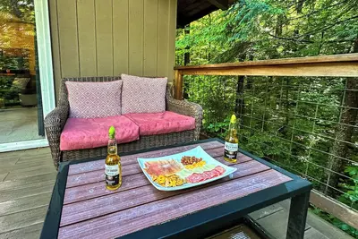 Image de Treetop Retreat - Grill - Wood Stove - Pvt Deck