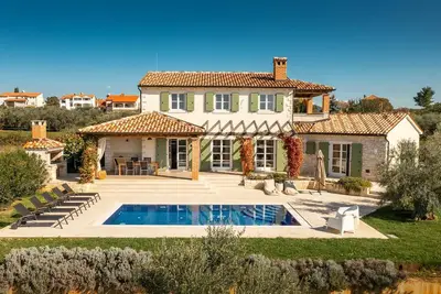 Image de Villa MÉDITÉRANIENNE Sirok Avec Piscine Et Sauna