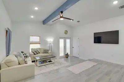 Image de 3 Mi to Bolivar Beach: Quiet Condo w/ Balcony