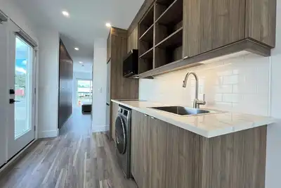 Waterfront Cozy Cabin! 10 Minutes to Downtown Halifax