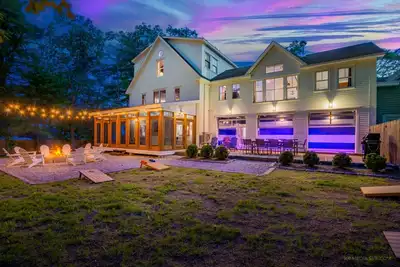 Image de Titan at Town Landing - Ultra Luxury, Roof Deck, Lap Pool, Arcade Games, Dogs Ok