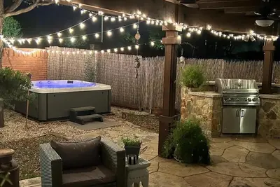 Image de Little Elm Lux - Hot Tub, Arcade, Cinema, Minions & more-Minutes to Lake and Pga