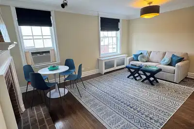Palmer Square Studio in Downtown Princeton—Directly Across from University!