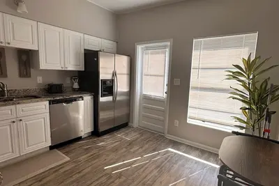 Image de Amazing 3 bedroom 2 bath 2 car garage with patio minutes to Busch Gardens