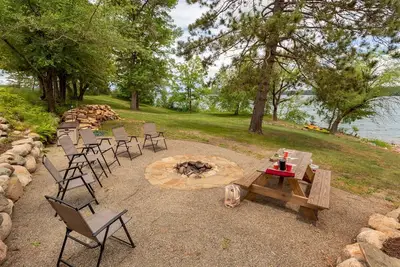 Image de Cabin 105 - Pet Friendly/ Open Loft / Modern, Clean, Comfortable