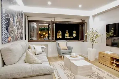 Image de Cathedral Apartment by Lugo Collection