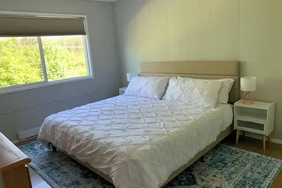Image de Spacious King & Queen 2br Condo, Minutes From The Inlet. Fully Equipped Kitchen.