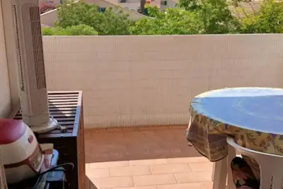 Image de Appartement 39m2 climatisé avec terrasse près de la plage et du grand jardin