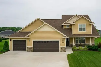 Image de Spacious 4br Home Near Nfl Draft – 5. 7 Miles from Lambeau!
