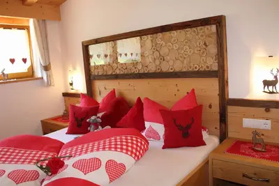 Image de Appartement \"Alpenglück\" avec vue sur les montagnes, jardin partagé et Wi-Fi