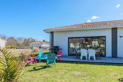 Image de Maison de Vacances \"Coco\" – Havre de Paix près du Lac de Parentis, Idéal en Famille