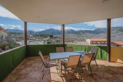 Image de El Encanto del Alberche, 'Casa 2' avec vue sur les montagnes, piscine partagée et Wi-Fi