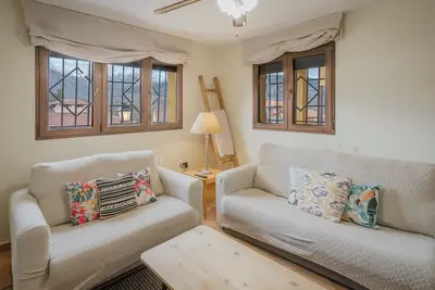 Image de El Encanto del Alberche 'Casa 3' avec vue sur les montagnes, piscine partagée et Wi-Fi