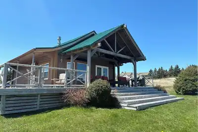 Oceanfront Cottage | Pet-Friendly | Direct Beach Access | North Rustico Bay!