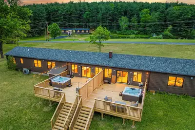 Image de \nFamily Friendly 6br - Playground - Tennis Court
