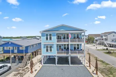 Image de \"Holden Memories\" is a 5 Bedroom Second Row Home w/ Private Pool!