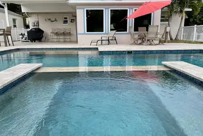 Image de Poolside Paradise in Sunny St. Pete!