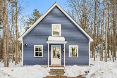 Image de [New] Charming Lakes Region Cabin
