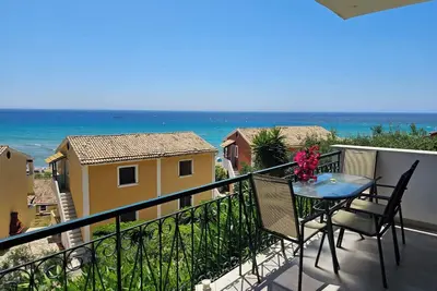 Image de Glyfada Beach Apartment - Seaside Retreat