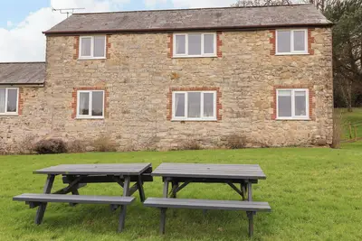 The Stable Cottage Apartment, pet friendly in Lyme Regis