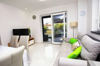 Appartements Daisy (116021-A1) - Pakostane