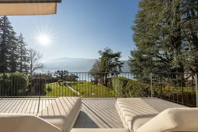 Image de Villa Sarmaz - pieds dans l'eau