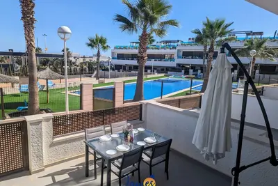Image de Modern 3 Bedroom Townhouse with Communal Pool Lb24