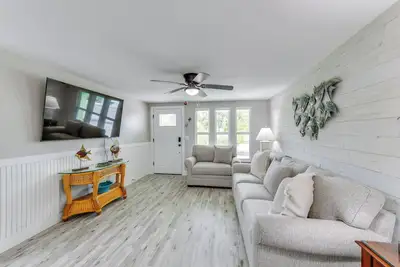Image de Walk to Beach: Tropical Retreat in Anna Maria