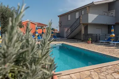 Image de Apartments with pool. Vacation in Dalmatia, Croatia.