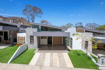 Image de Chic Two-Bedroom Home with an Elegant Design and Private Plunge Pool Near Playas
