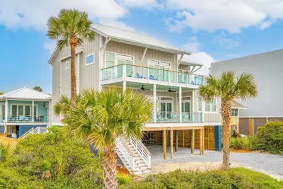 Image de Beachfront Home w/ Pool, Ocean Views & Charleston Access | Big Turtle