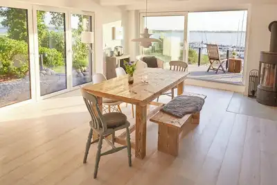 Image de Relaxed vacation by the water: Holiday home Schuppen 23 for up to four people!