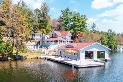 Image de 5+1 bedroom cottage and guesthouse on Lake Rosseau