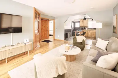 Image de Cozy Corner Cottage w/wood fire pit