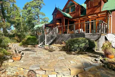 Image de Snug Sanctuary - A gem in the forest 20 min to Cbd