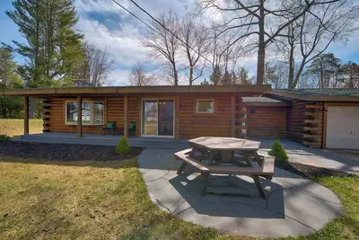 Image de Anni's Cottage, Located seconds away from Mullet Lake with free Wi-Fi