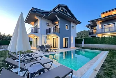 Image de Fethiye 4 bedrooms with 4 bathrooms Villa Lion 1