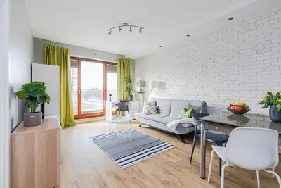 Image de Cozy condo with place to work and playground.