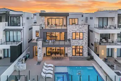 Image de The Palm Desert Color Lagoon-Front + Private Pool!