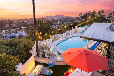 Image de Golden Hour Bliss: Pool, Hot Tub & Firepit