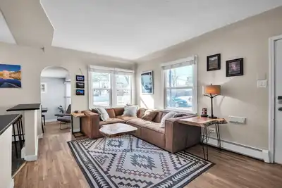 Image de New! Hot Tub House w\/Theater, Firepit, Big Backyd