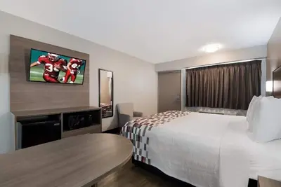 Image de Close to Hamilton Place Mall | 2 Budget Friendly Rooms | Pets are Allowed