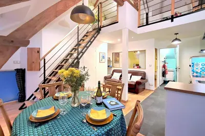 Image de \"Le P'Tit Vert\", Loft convivial à la campagne près de Caen, terrasse sur pilotis