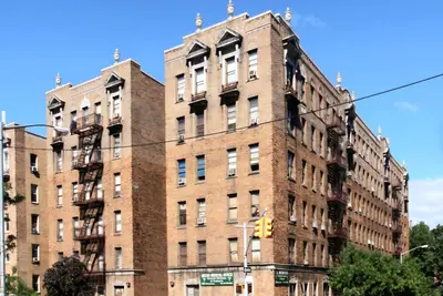 Image de Giant 2-bedroom apartment in vibrant New York with Ac, WiFi, near trains & parks
